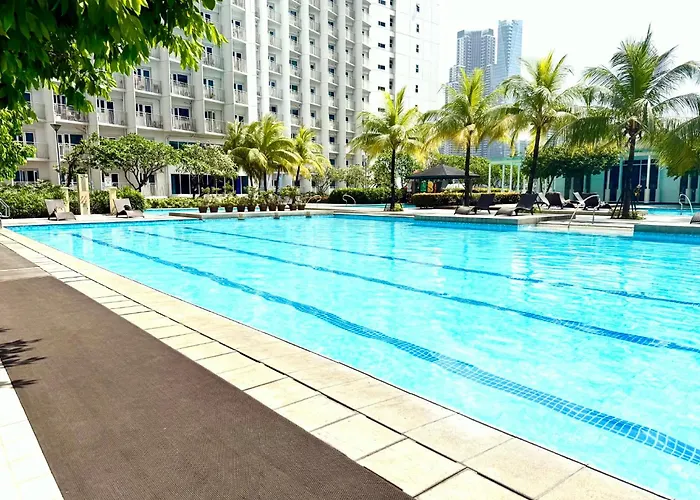 Modern Makati Pool View Jazz Residences 3* Manila